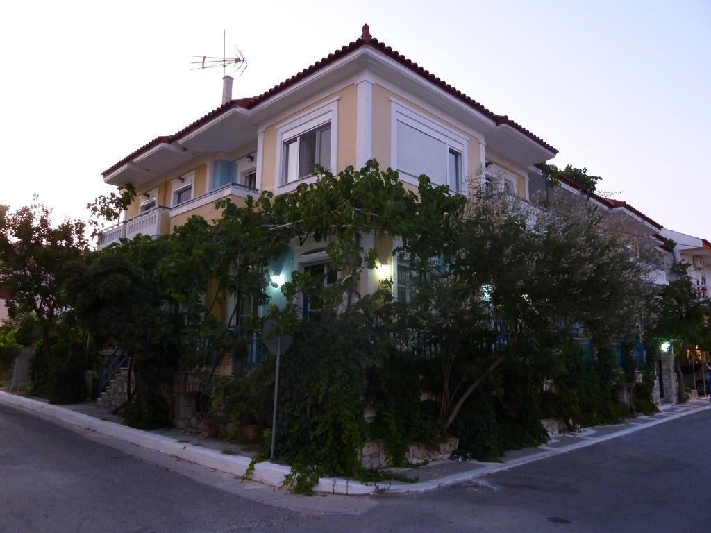 Paris Beach Hotel Ireo  Exterior photo